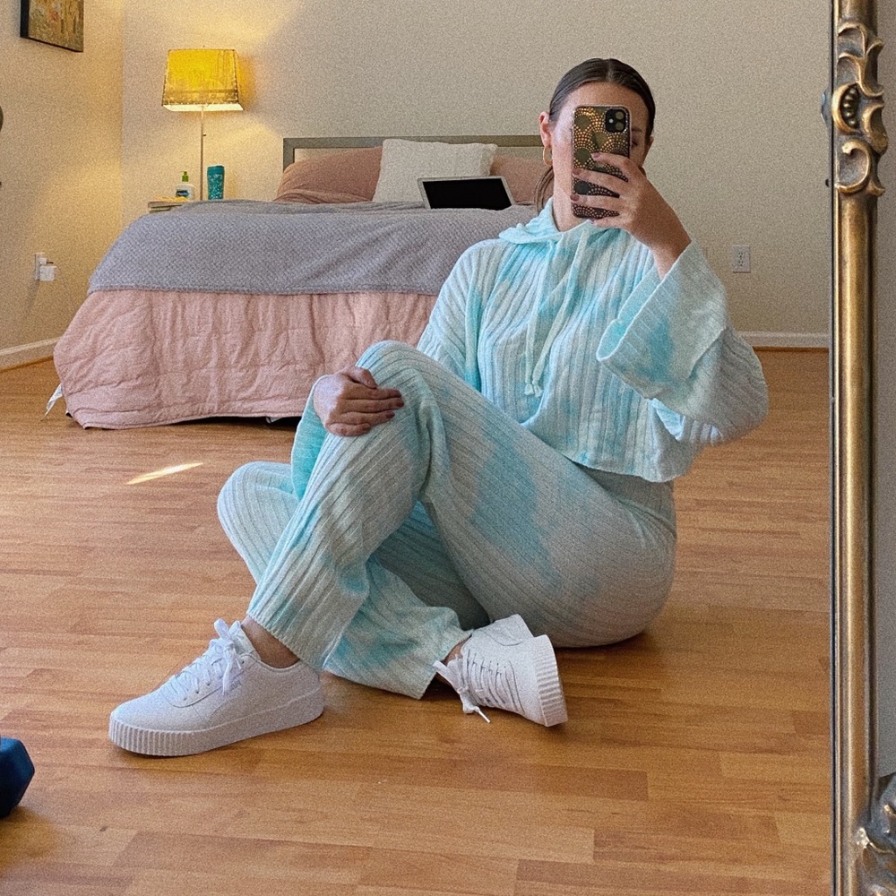 DIY Tie Dye Sweatsuit